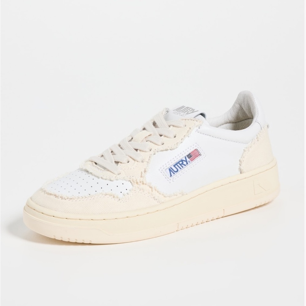 Autry Medalist Low Sneakers